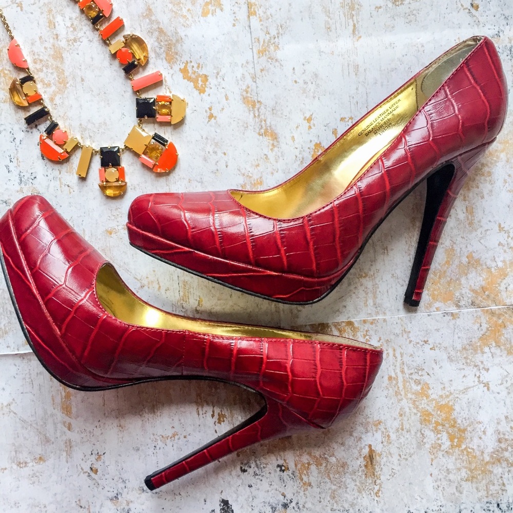 VS Colin Stuart Snakeskin Platform Pumps